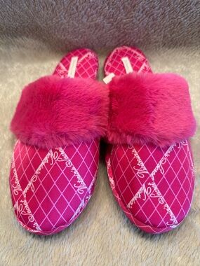 VICTORIA’S SECRET Faux Fur Trim Pink Fishnet Slippers